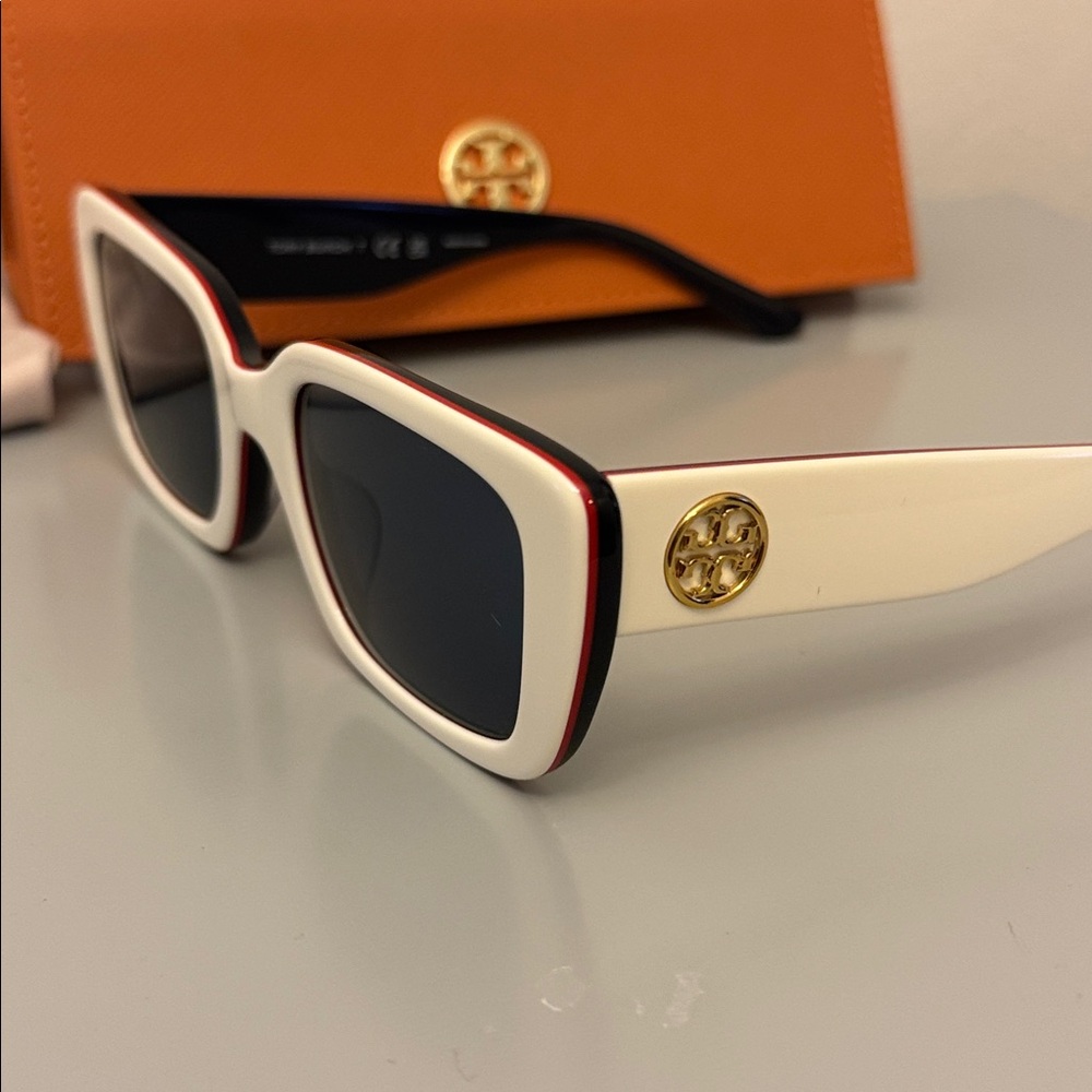 Tory Burch tinted sunglasses. - Picture 4 of 5
